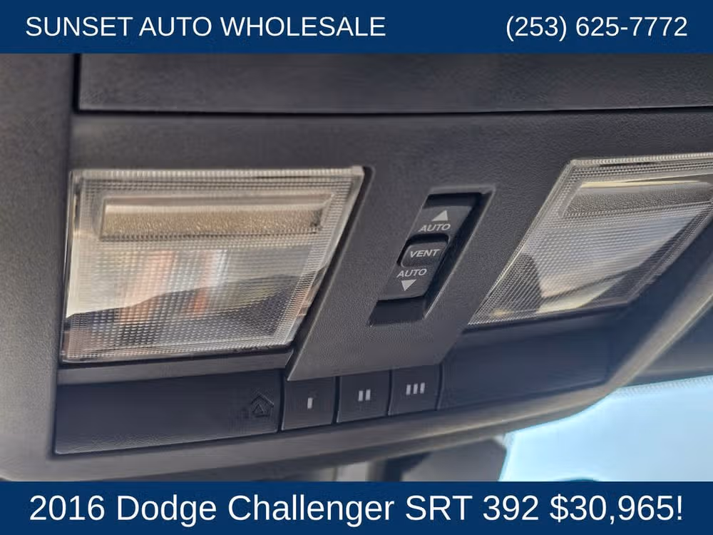 2016 Dodge Challenger SRT 392 Image 43