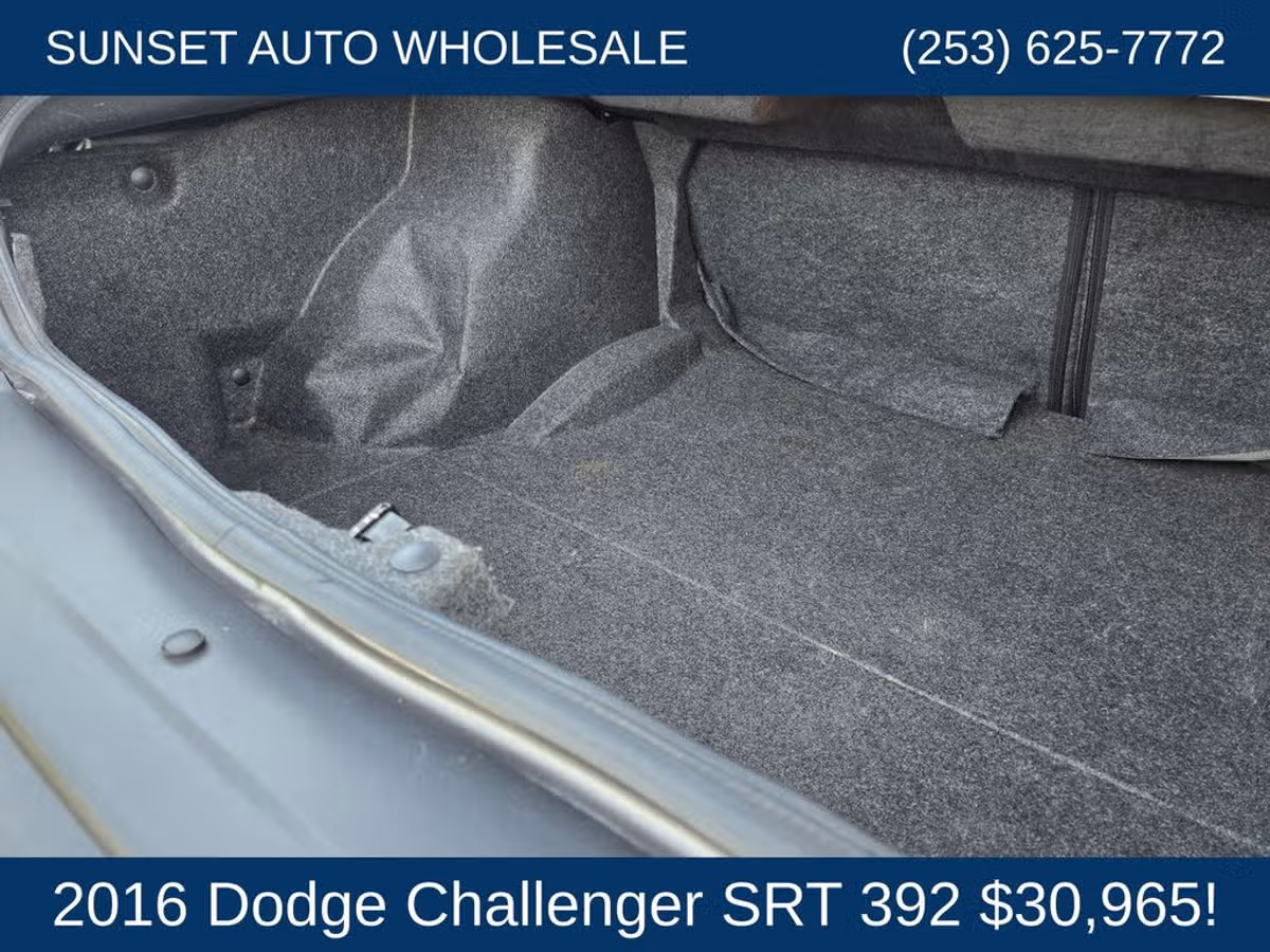 2016 Dodge Challenger SRT 392 Image 26