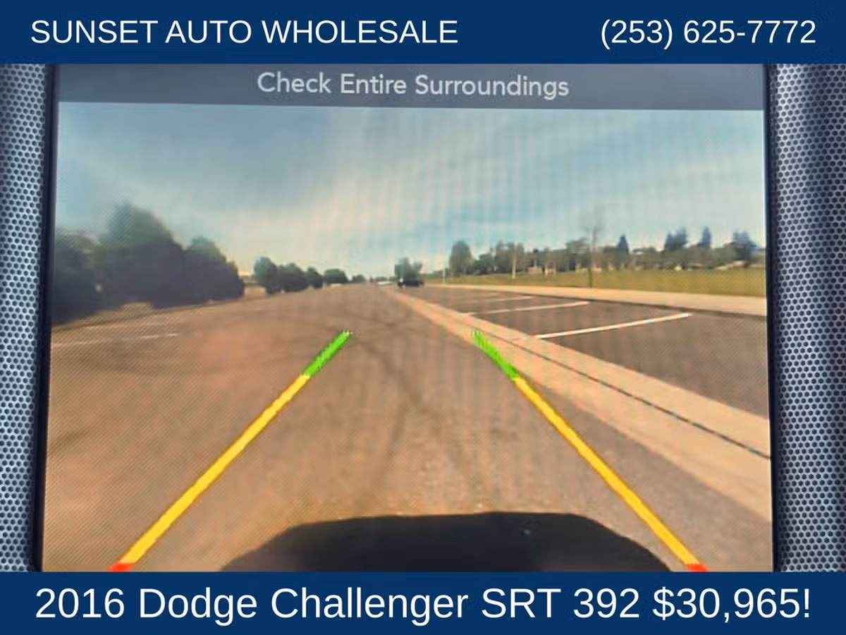 2016 Dodge Challenger SRT 392 Image 39