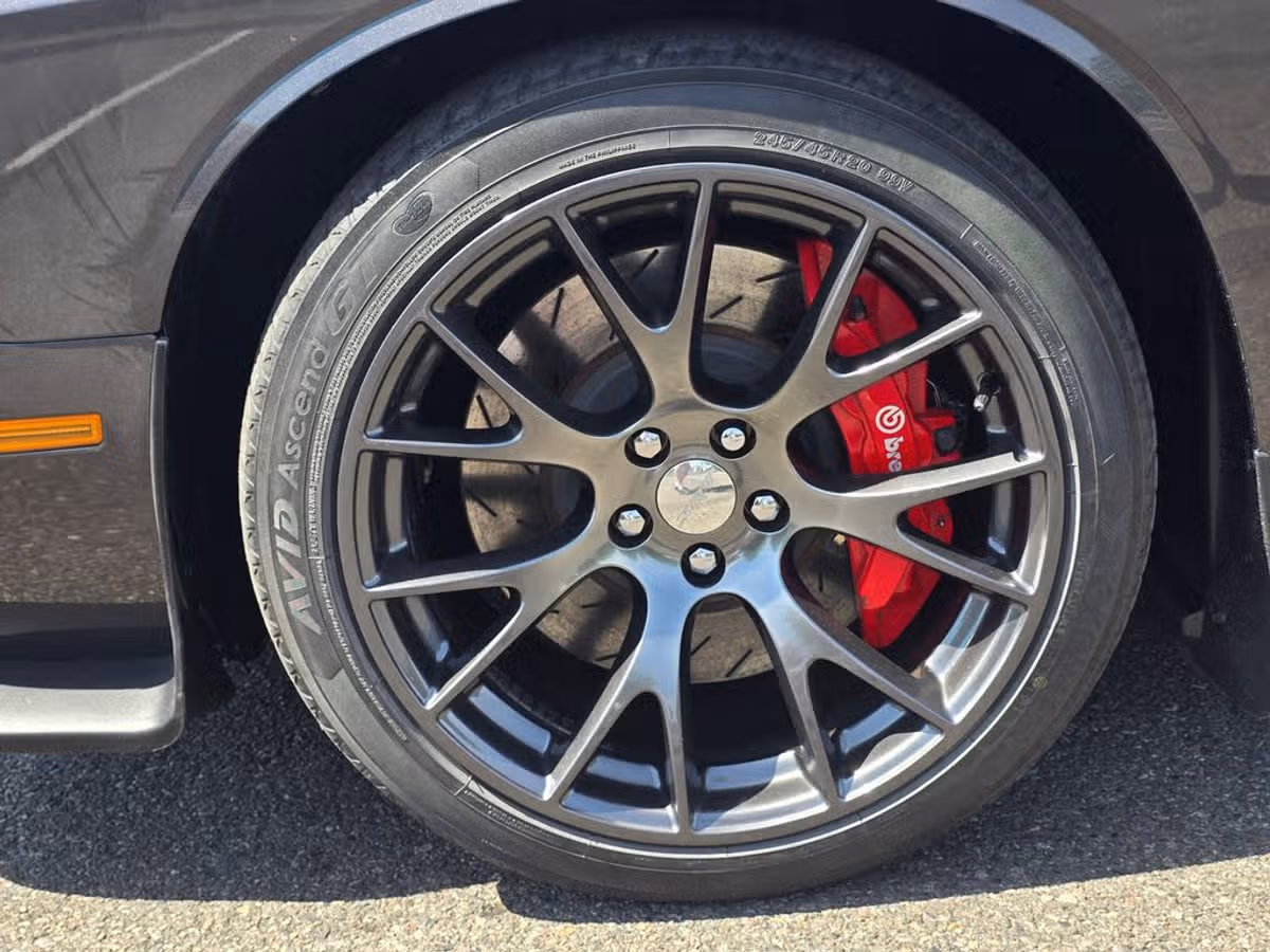 2016 Dodge Challenger SRT 392 Image 10