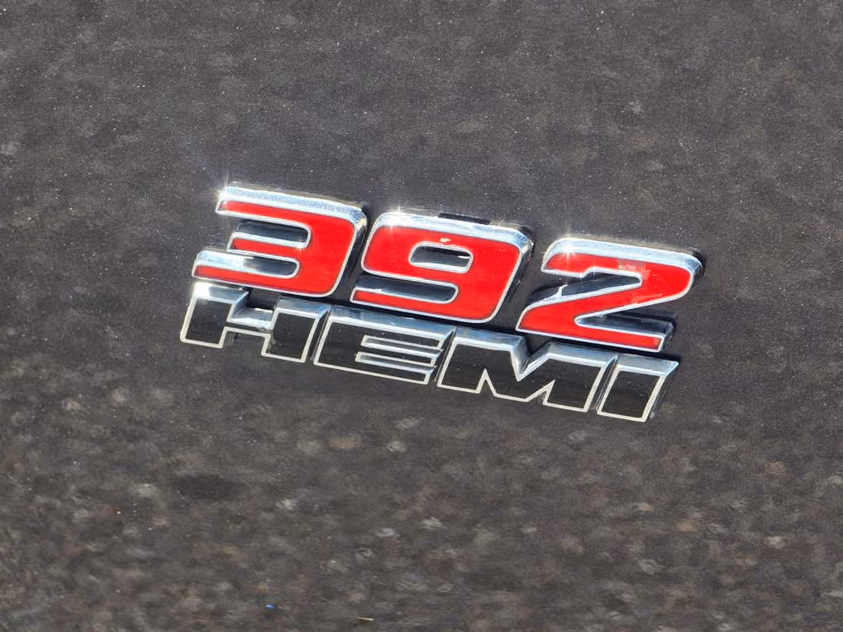 2016 Dodge Challenger SRT 392 Image 11