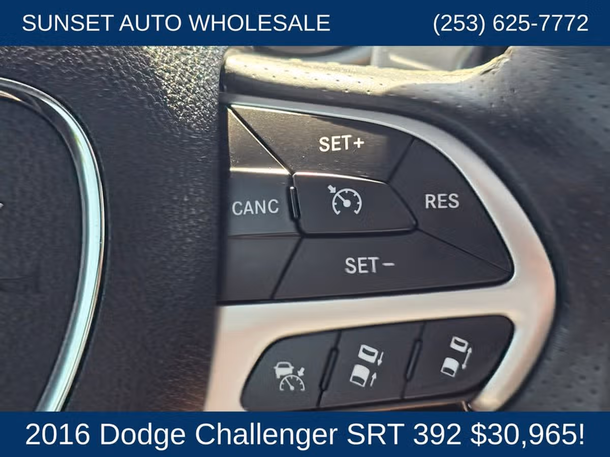 2016 Dodge Challenger SRT 392 Image 35