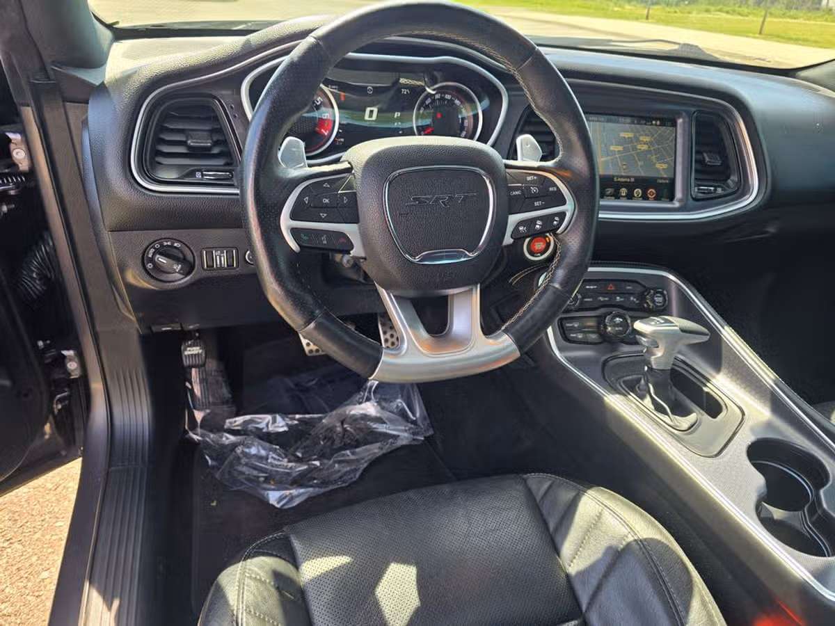 2016 Dodge Challenger SRT 392 Image 12