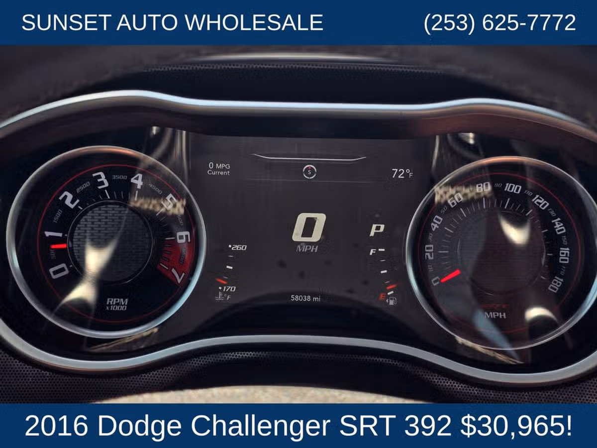 2016 Dodge Challenger SRT 392 Image 33