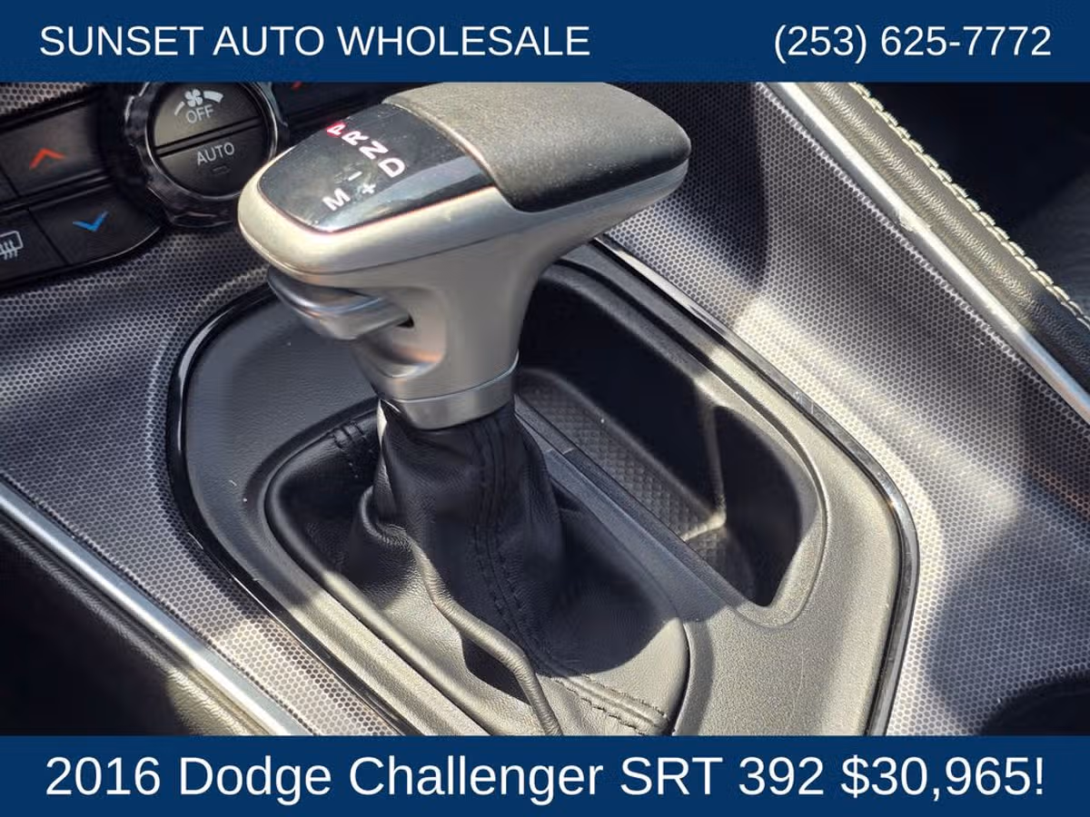 2016 Dodge Challenger SRT 392 Image 41