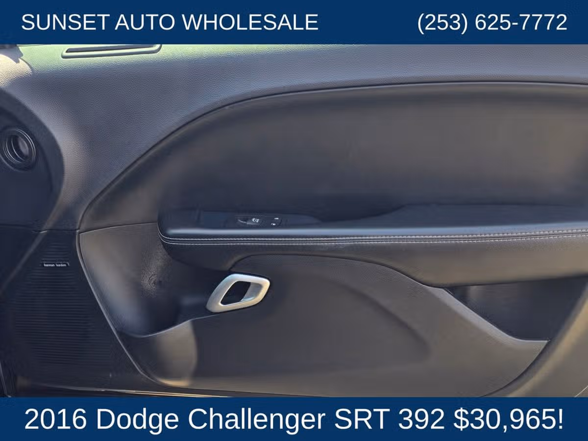 2016 Dodge Challenger SRT 392 Image 22