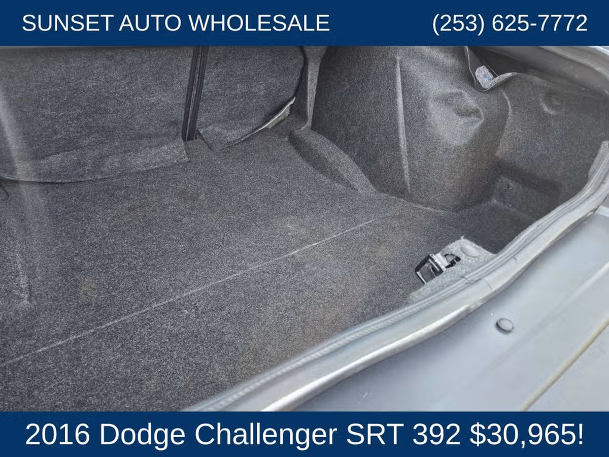 2016 Dodge Challenger SRT 392 Image 27