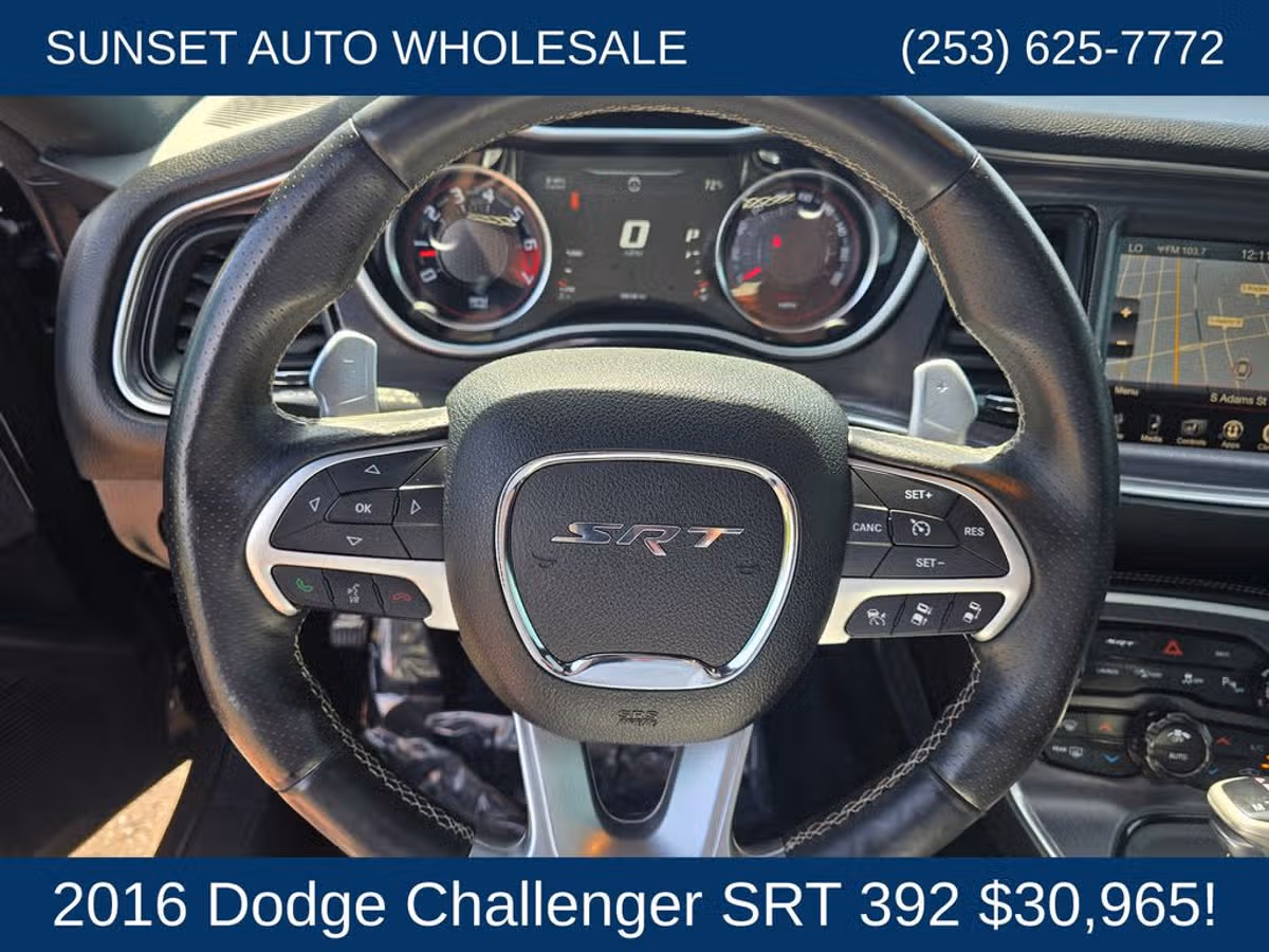 2016 Dodge Challenger SRT 392 Image 31