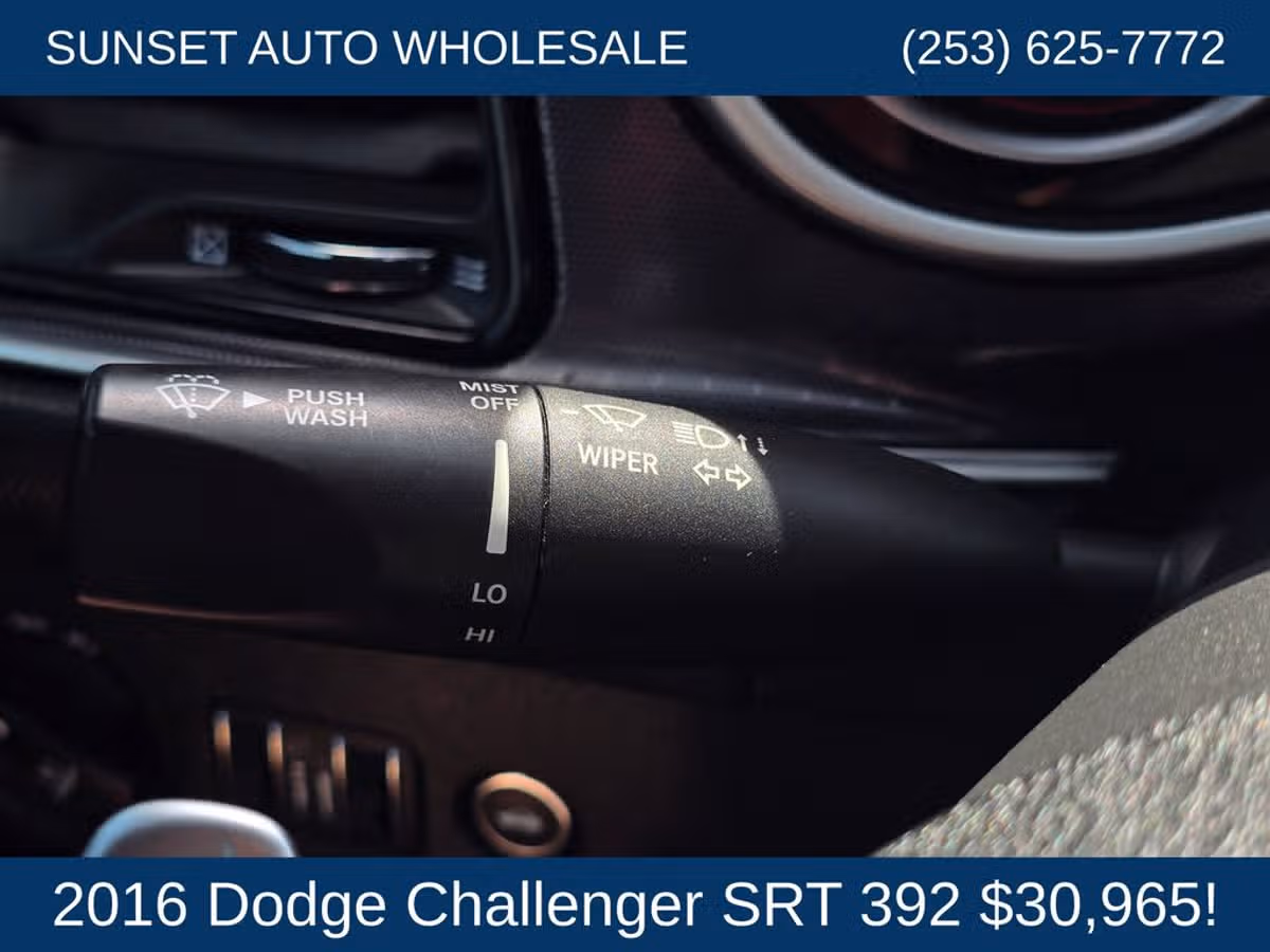 2016 Dodge Challenger SRT 392 Image 32
