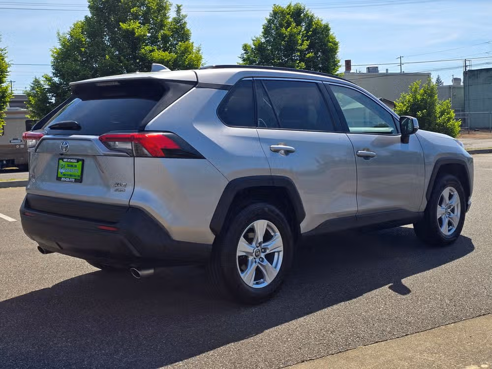 2020 Toyota RAV4 XLE Lower Image 3