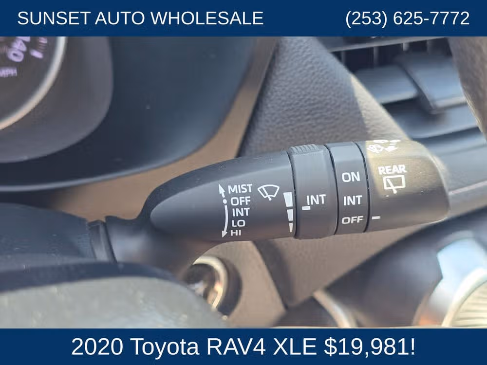 2020 Toyota RAV4 XLE Image 31