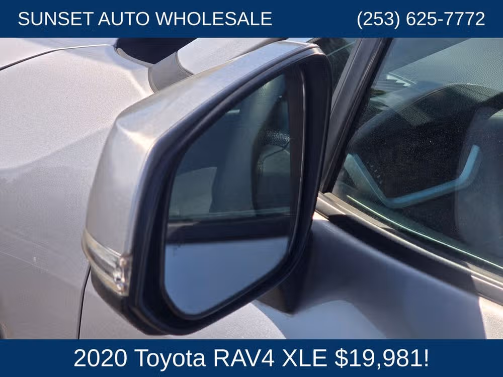 2020 Toyota RAV4 XLE Image 26