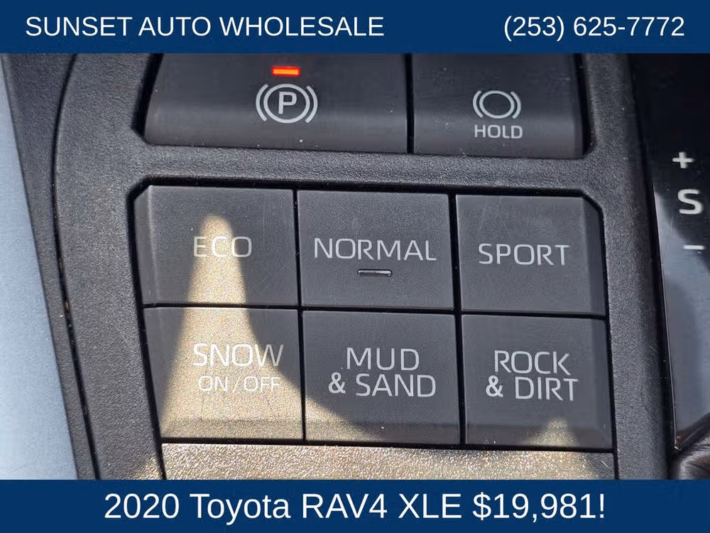 2020 Toyota RAV4 XLE Image 38