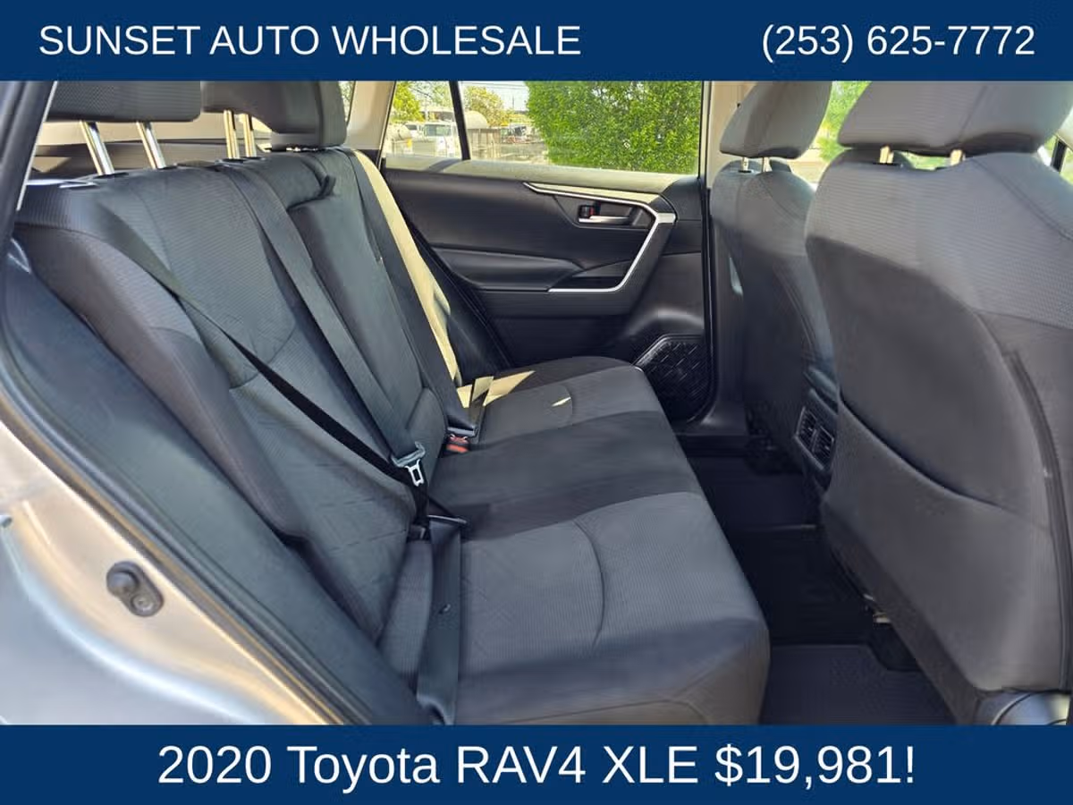 2020 Toyota RAV4 XLE Image 22