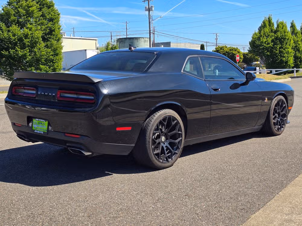 2015 Dodge Challenger R/T Scat Pack Lower Image 3
