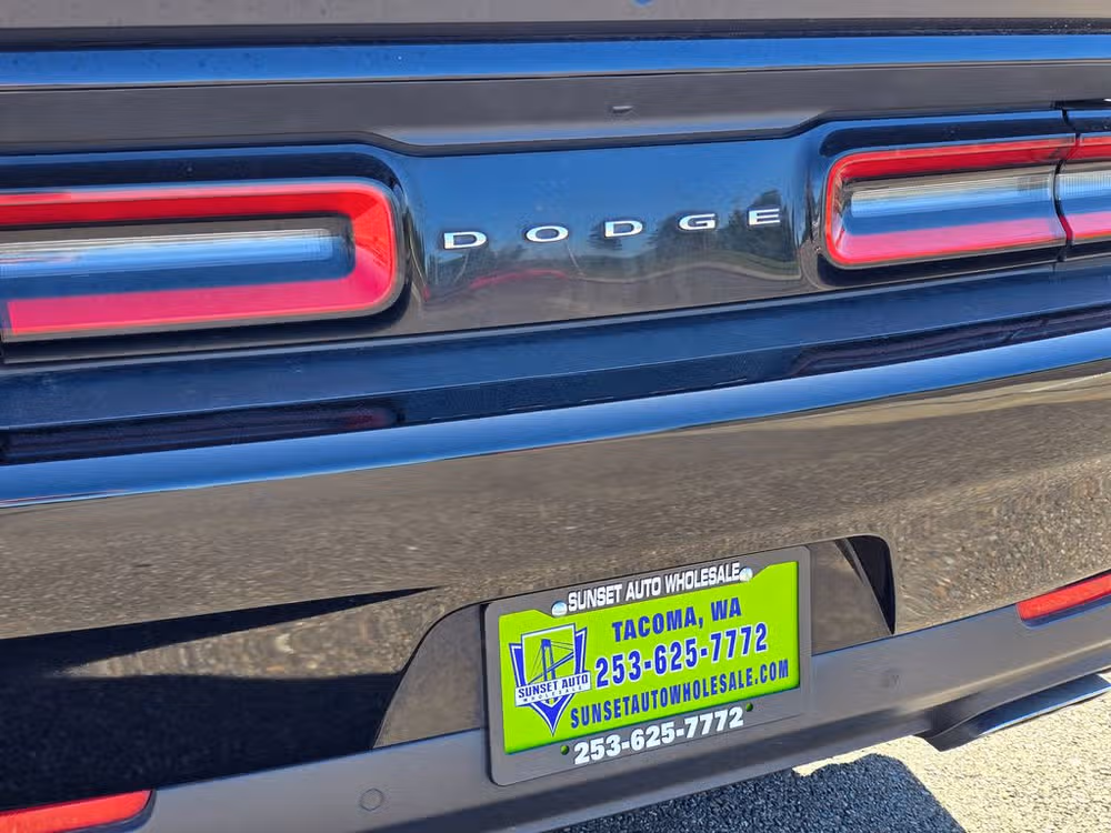 2015 Dodge Challenger R/T Scat Pack Image 17