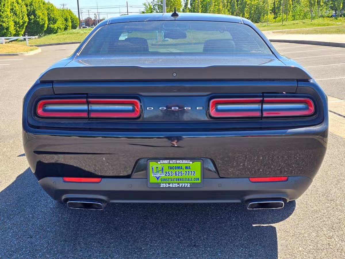 2015 Dodge Challenger R/T Scat Pack Image 5
