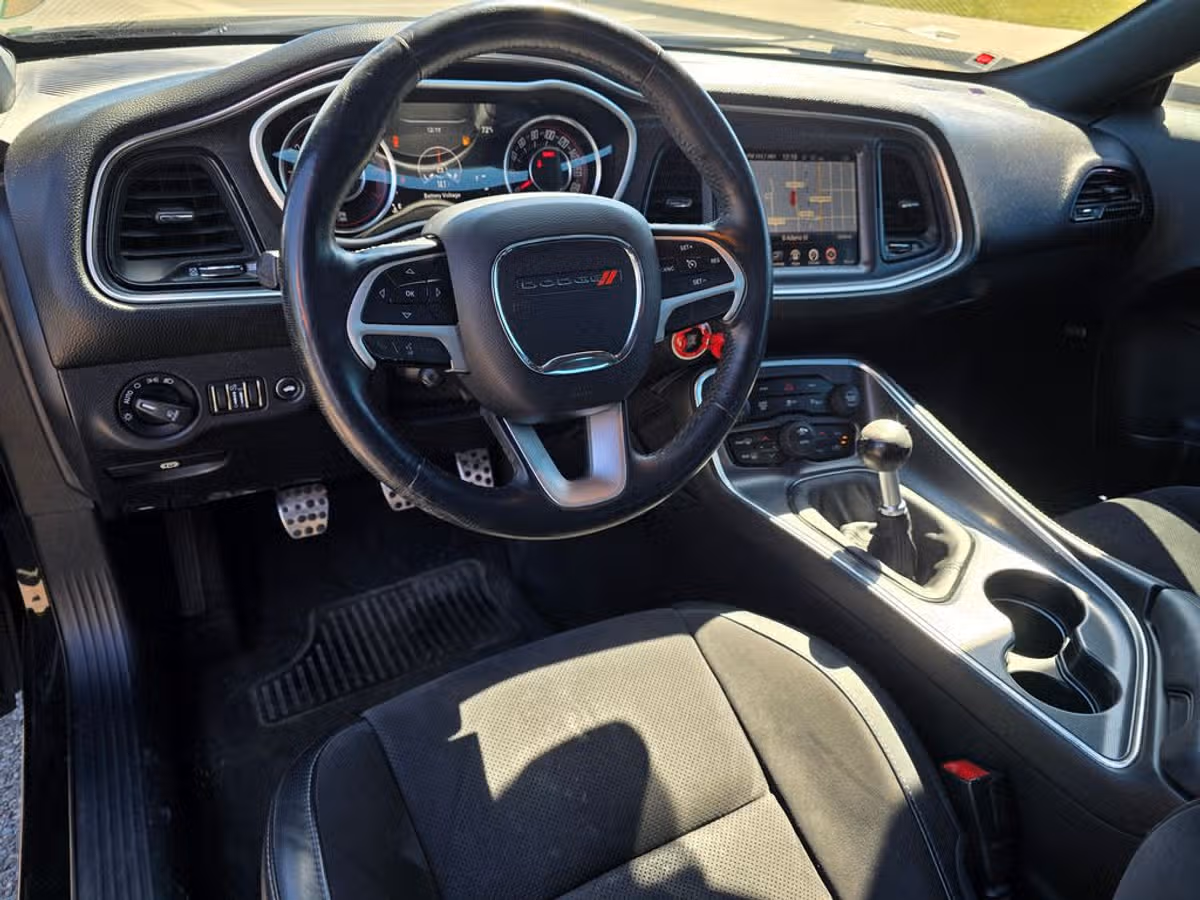 2015 Dodge Challenger R/T Scat Pack Image 12