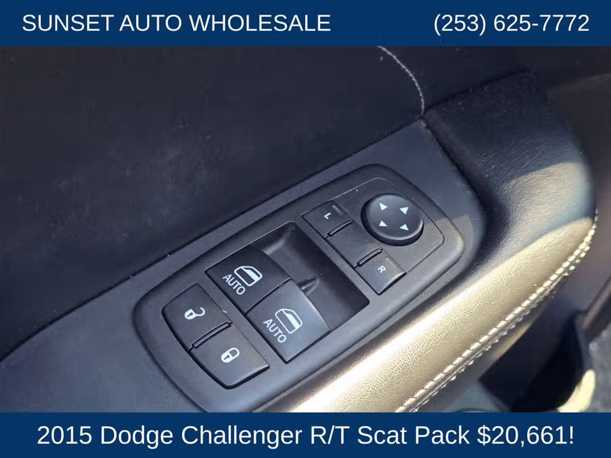 2015 Dodge Challenger R/T Scat Pack Image 28