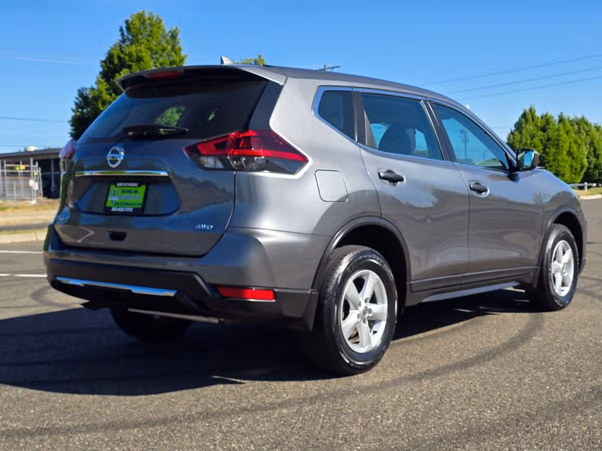 2020 Nissan Rogue S Crossover Image 5