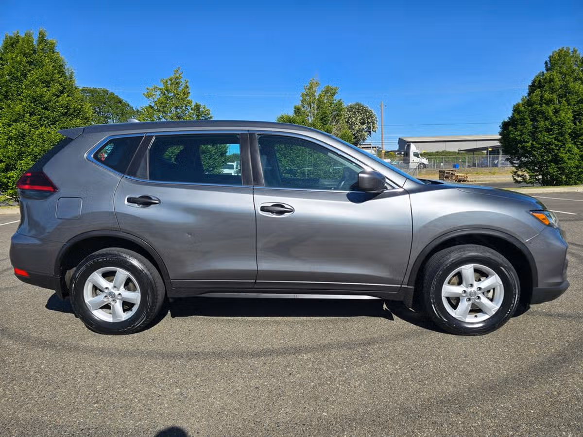 2020 Nissan Rogue S Crossover Image 6