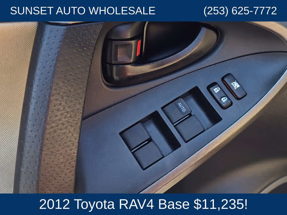 2012 Toyota RAV4 Base Image 25