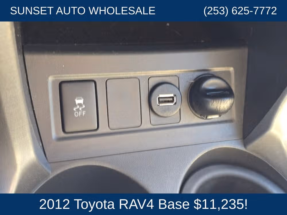 2012 Toyota RAV4 Base Image 32