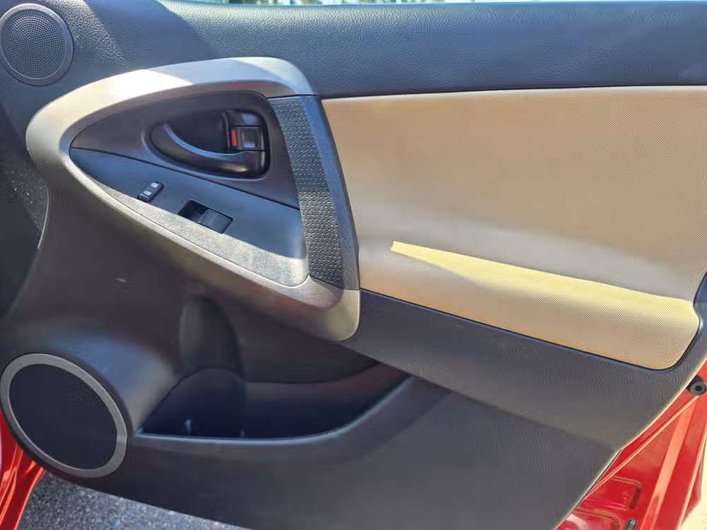 2012 Toyota RAV4 Base Image 20