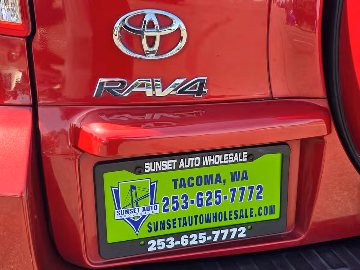 2012 Toyota RAV4 Base Image 16