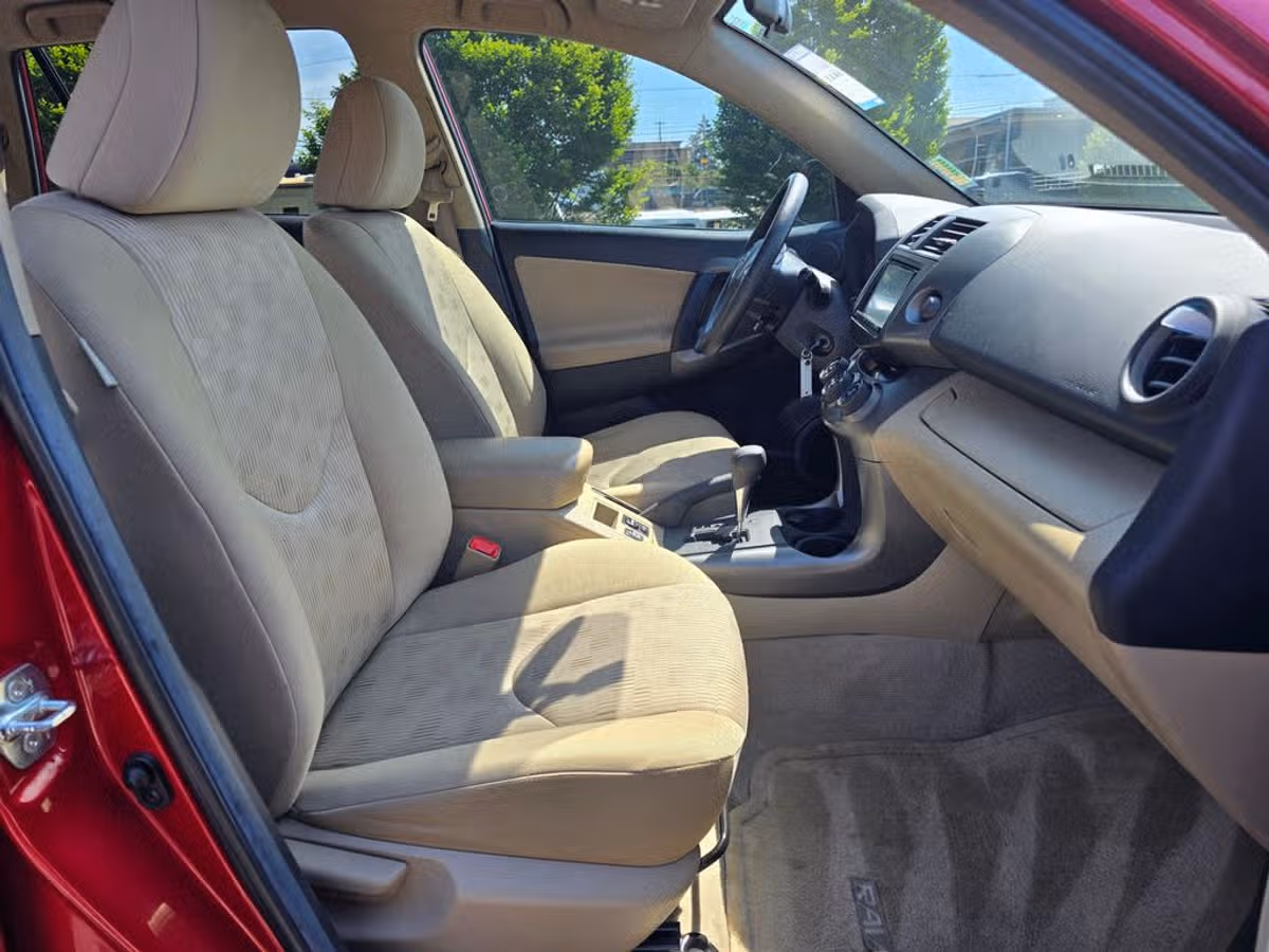2012 Toyota RAV4 Base Image 19