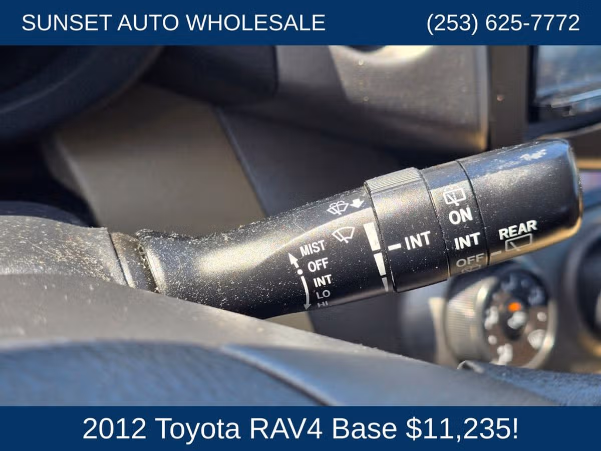 2012 Toyota RAV4 Base Image 28