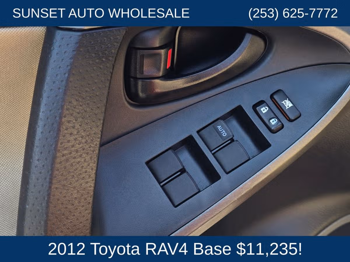 2012 Toyota RAV4 Base Image 25