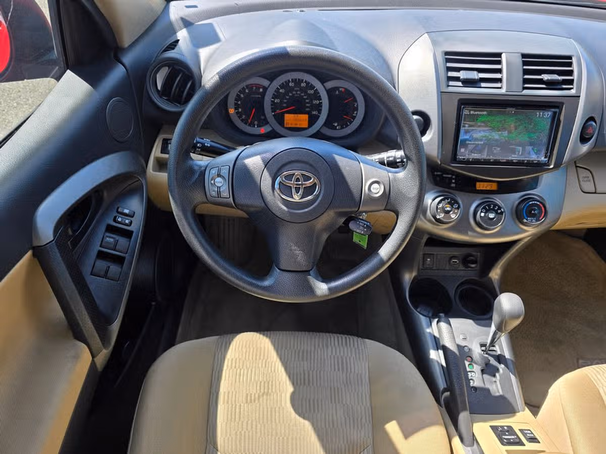 2012 Toyota RAV4 Base Image 11