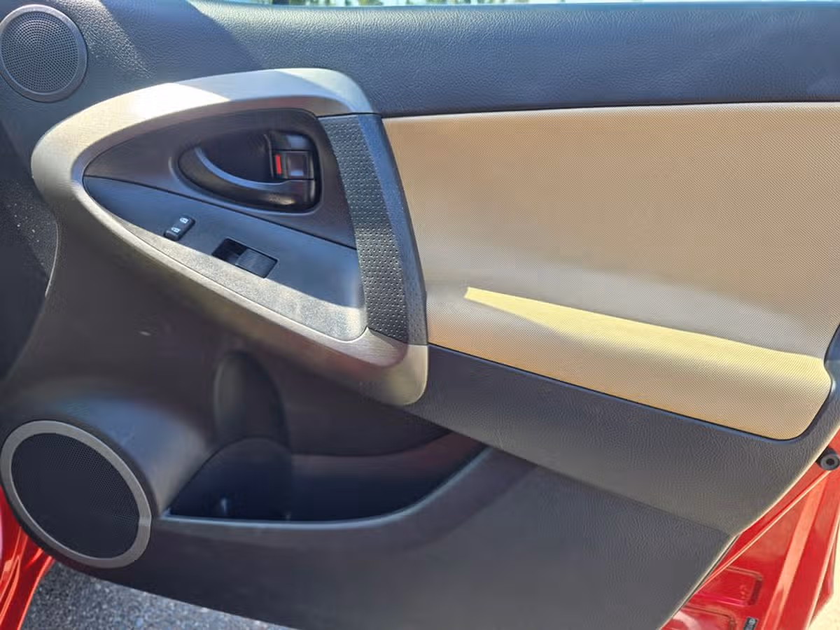 2012 Toyota RAV4 Base Image 20