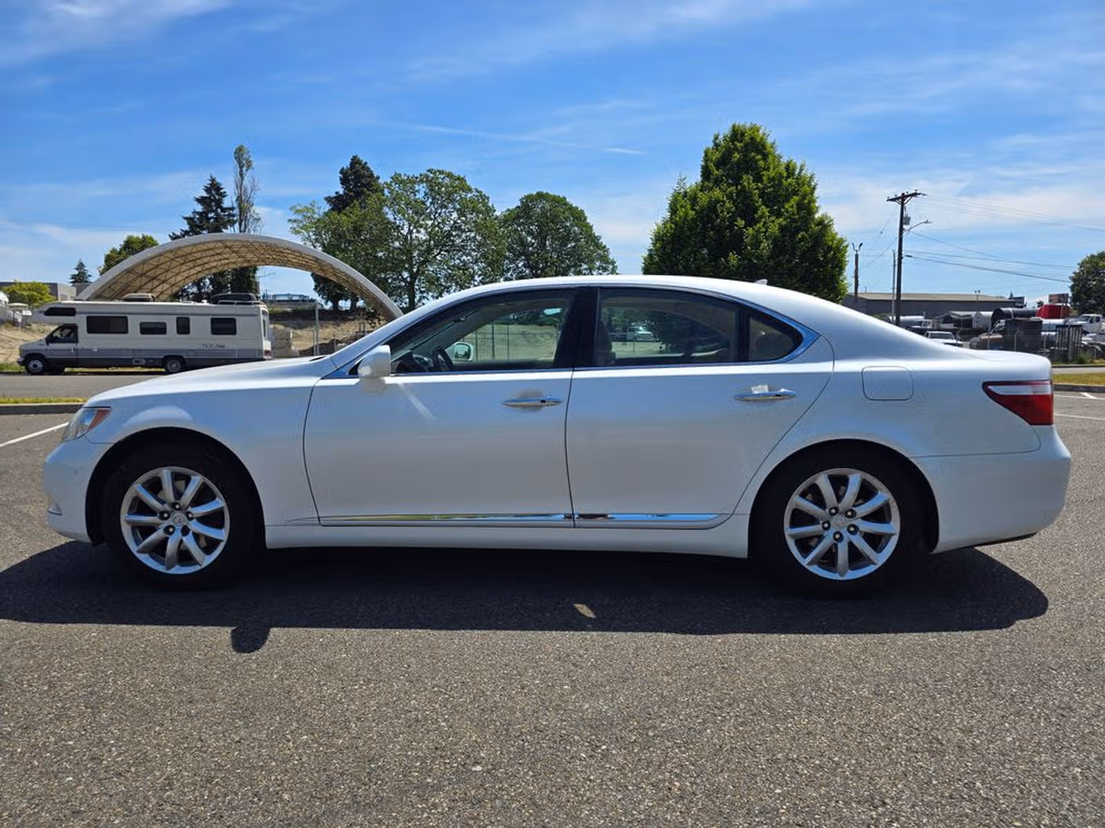 2007 Lexus LS 460 Base Upper Image 2