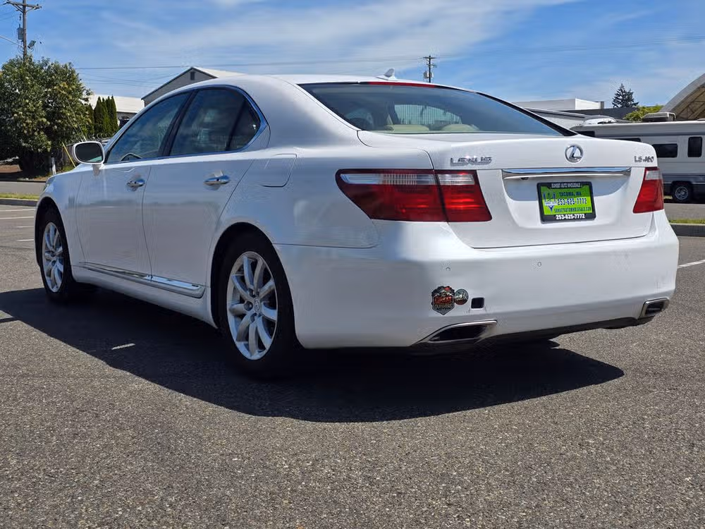 2007 Lexus LS 460 Base Image 4