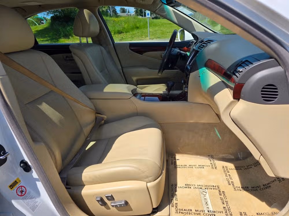 2007 Lexus LS 460 Base Image 21