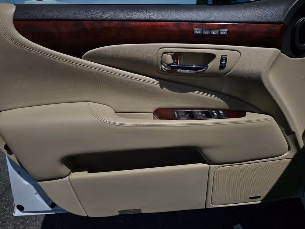2007 Lexus LS 460 Base Image 15