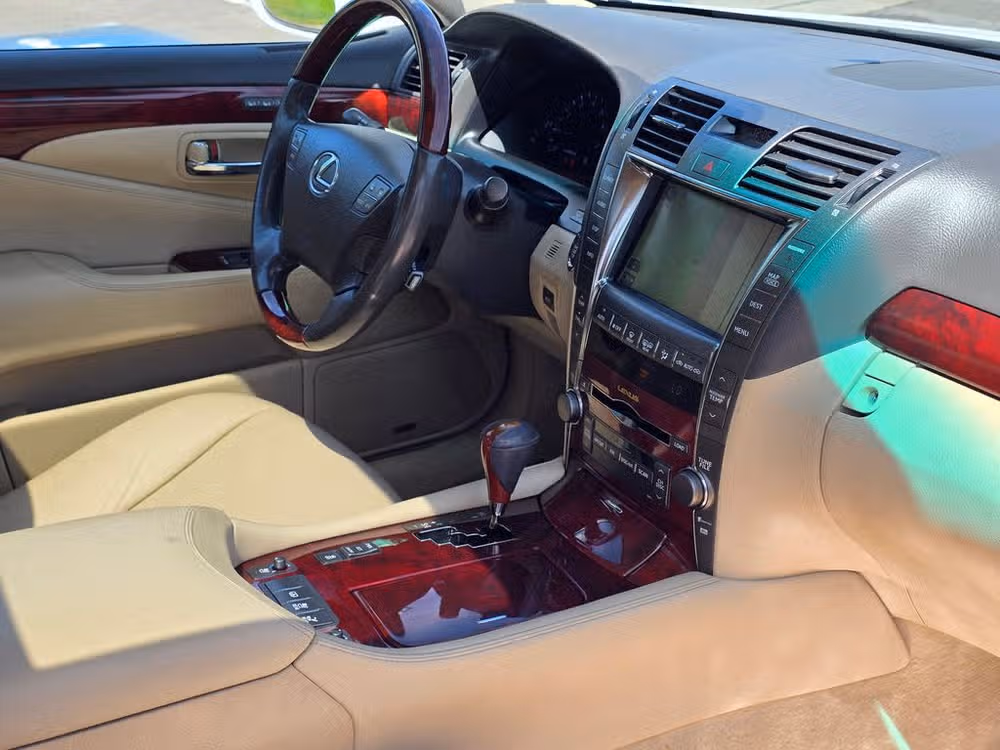 2007 Lexus LS 460 Base Image 20
