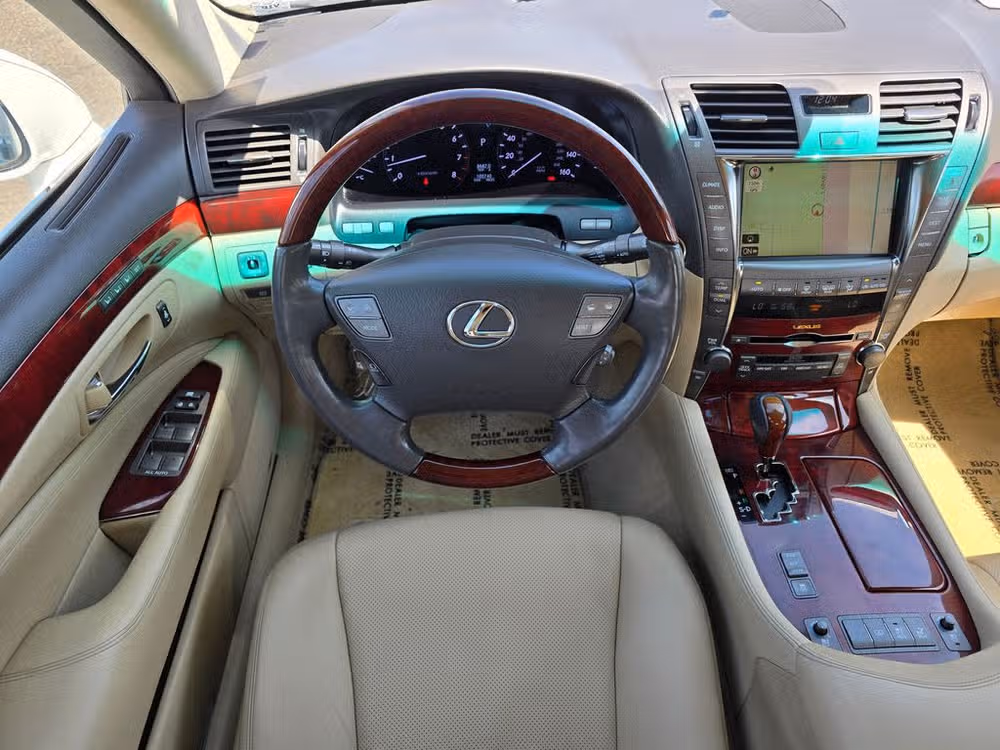 2007 Lexus LS 460 Base Image 11