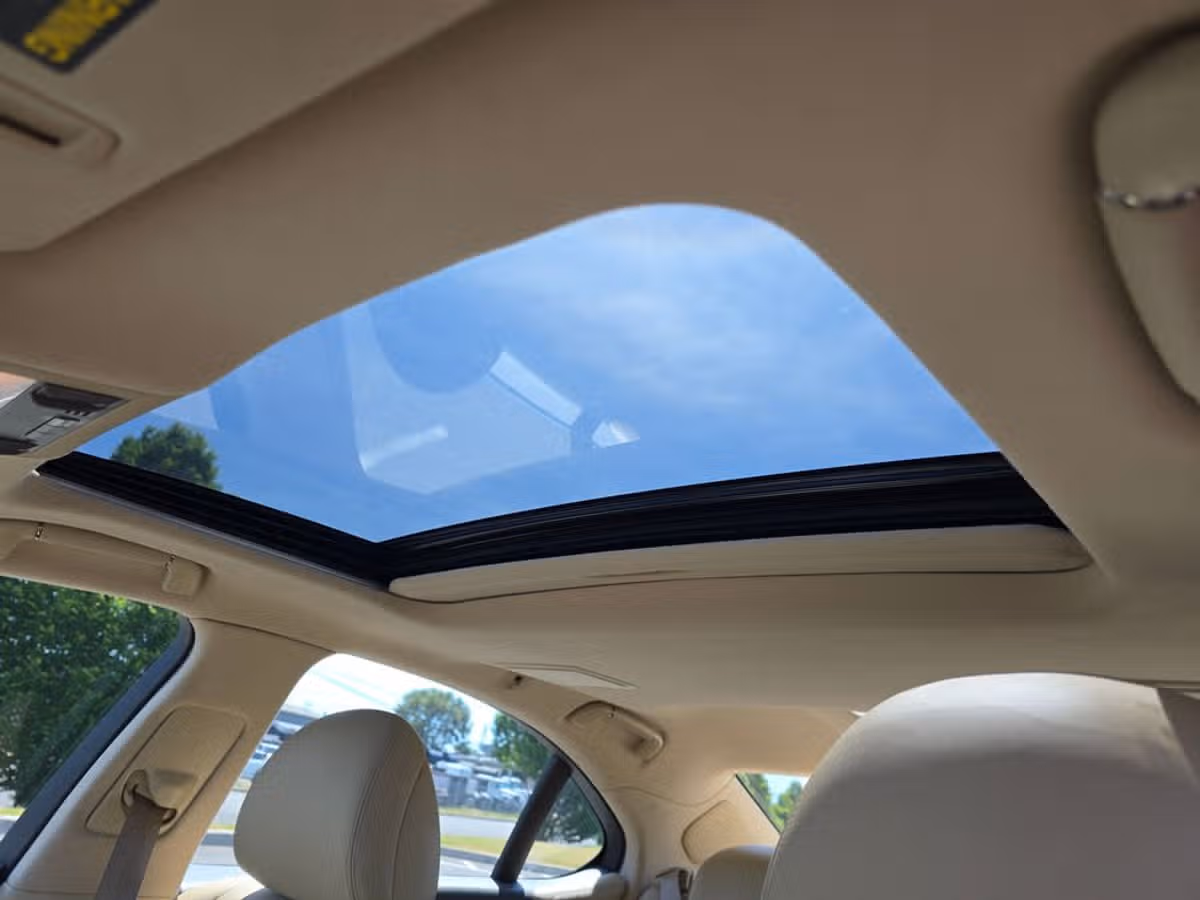 2007 Lexus LS 460 Base Image 13