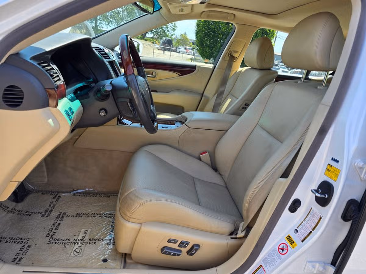 2007 Lexus LS 460 Base Image 12