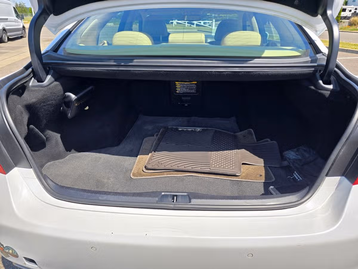 2007 Lexus LS 460 Base Image 19