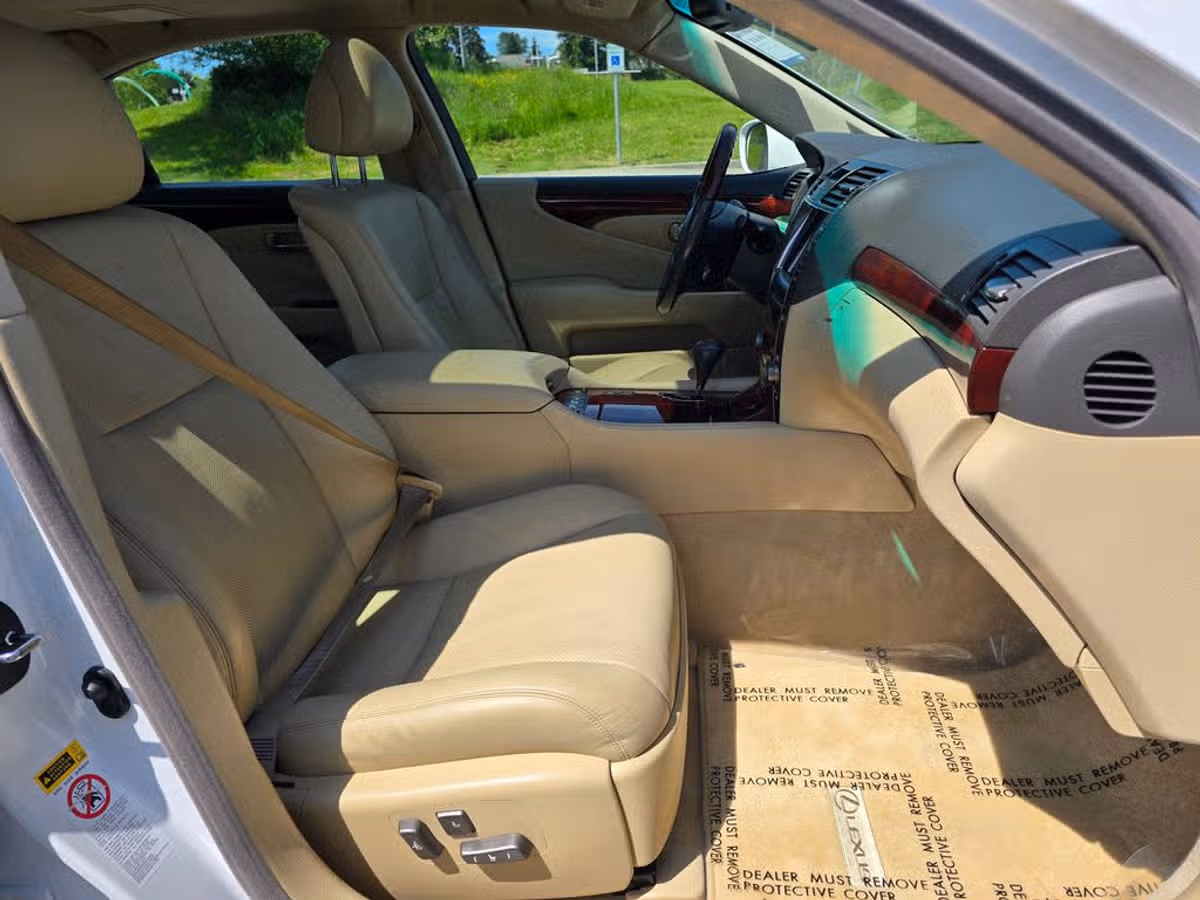 2007 Lexus LS 460 Base Image 21