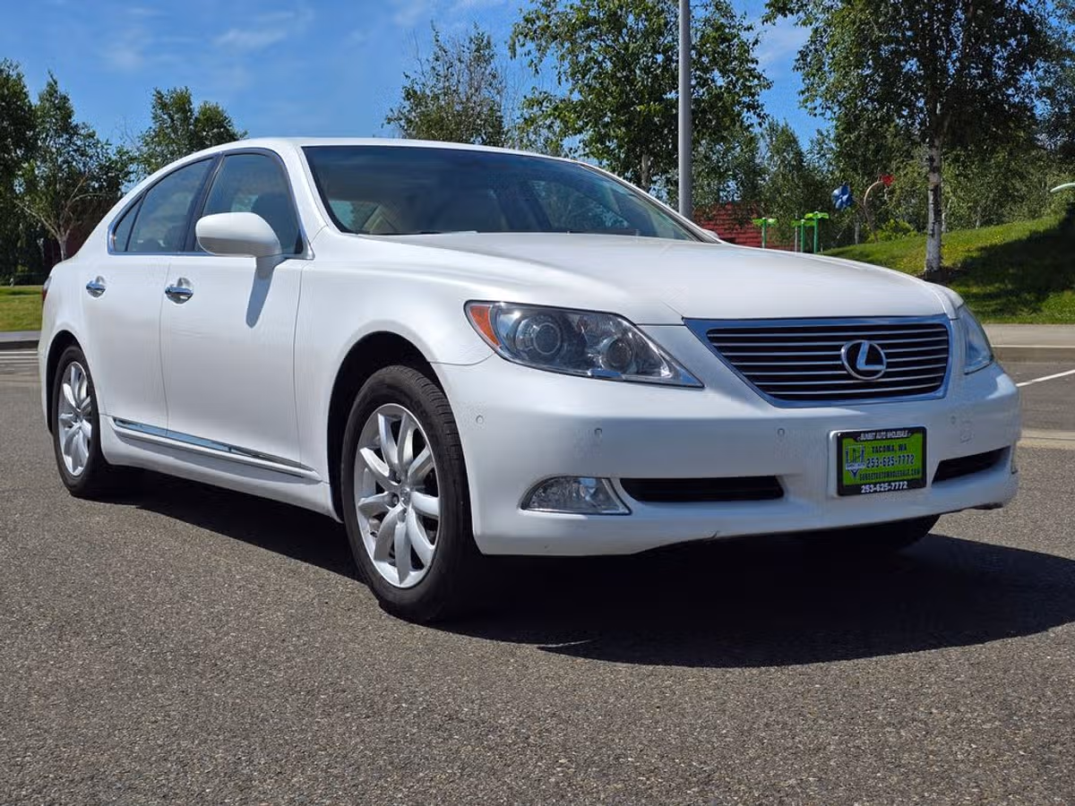 2007 Lexus LS 460 Base Image 8