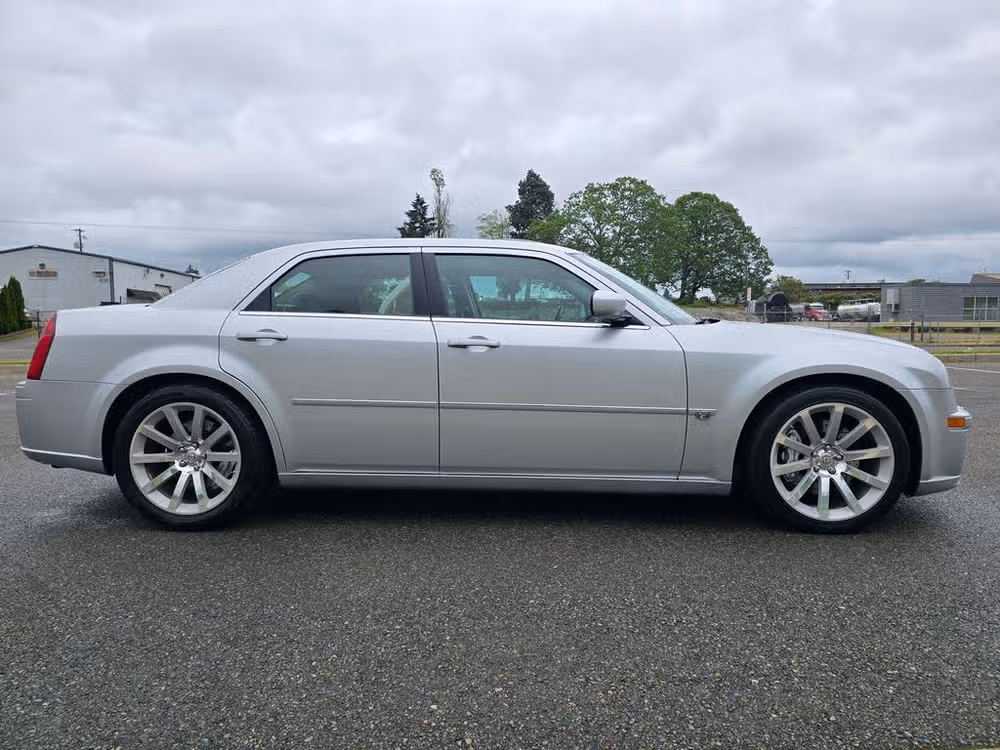 2006 Chrysler 300 SRT-8 Image 7