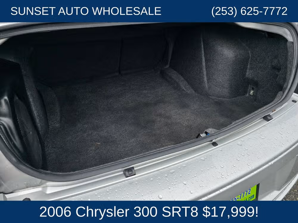 2006 Chrysler 300 SRT-8 Image 24