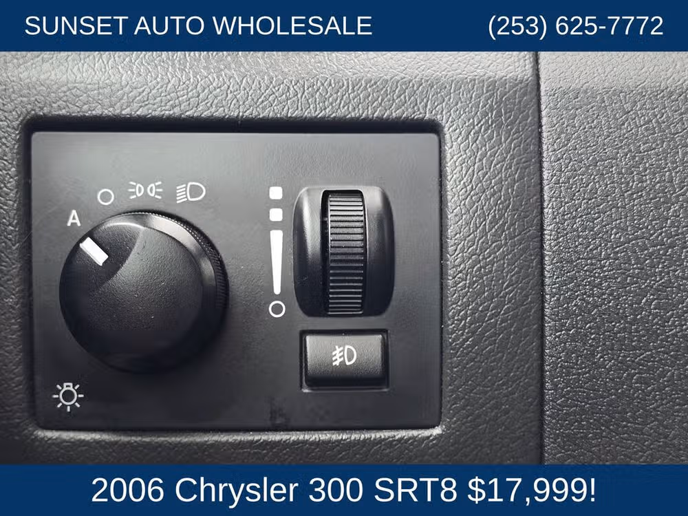2006 Chrysler 300 SRT-8 Image 30