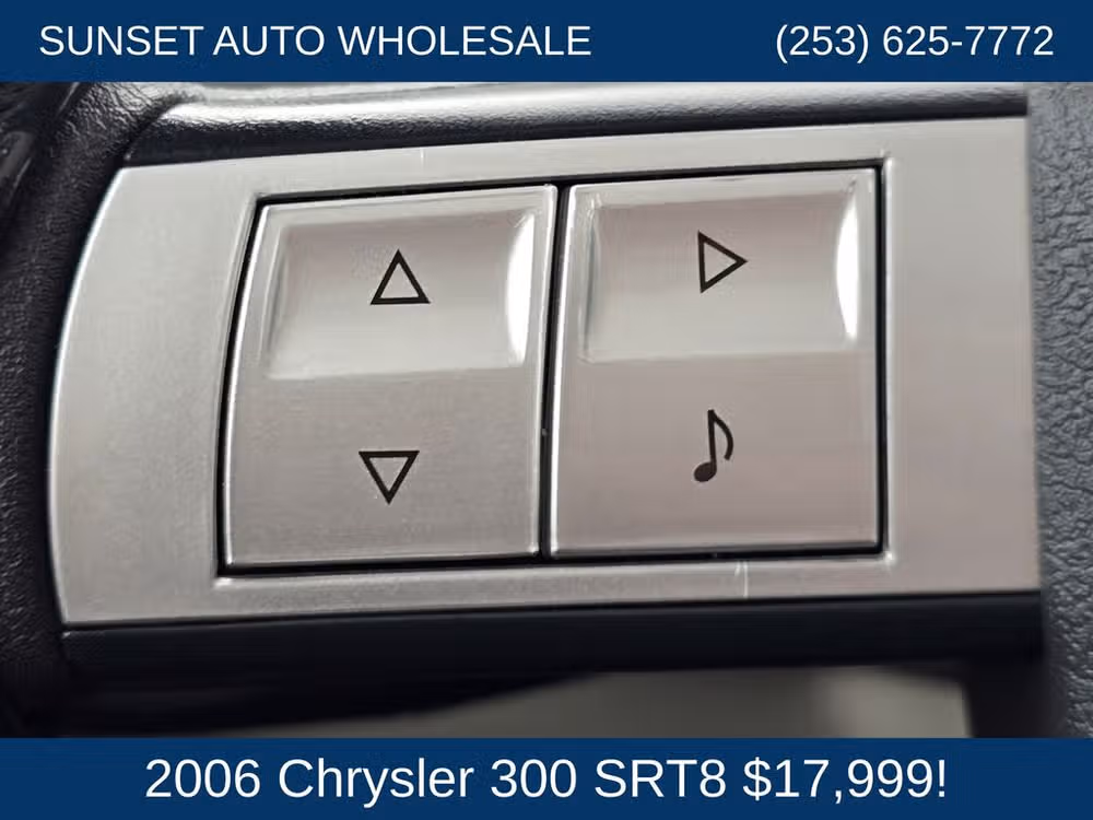 2006 Chrysler 300 SRT-8 Image 34