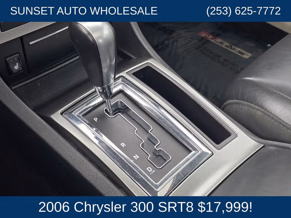 2006 Chrysler 300 SRT-8 Image 38